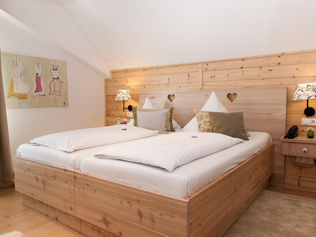 Forstnerwirt Hotel | Stubn | Biergarten Rottenburg an der Laaber 객실 사진